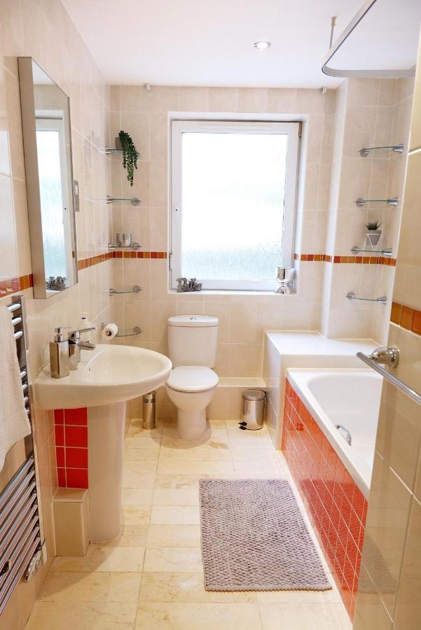 Stunning Apartment Close To Cambridge Station With Free Parking! 외부 사진